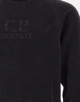 "Brushed Emerized Diagonal Fleece Mockneck Sweatshirt"<BR/> 19CMSS250A 006614G999 C.P. COMPANY