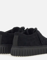 Stringata "Torhill Lo" in camoscio 26172019 0 CLARKS