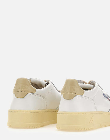 Sneakers "Medalist Low" in pelle AULW LL87 AUTRY