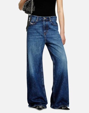 "Relaxed jeans 1996 d-sire 09i27" A06926 09I2701 DIESEL