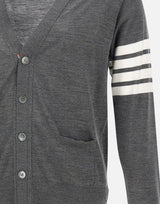 Cardigan "Classic V-Neck" in pura lana merino MKC002A Y1014038 THOM BROWNE