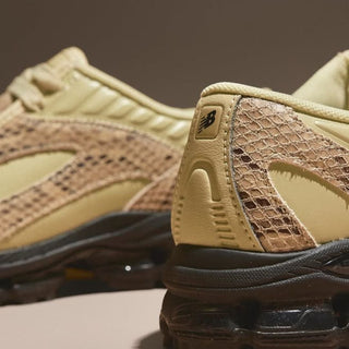 New Balance 1890A "Snakeskin": la sneaker che sta dividendo il mondo fashion