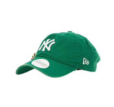 ANOTHER CHANCE Cappello con spilla gioiello GREEN Donna 