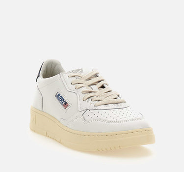 AUTRY Sneakers "Medialist Low" in pelle WHITE Uomo 