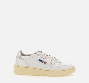 Sneakers "Medialist Low" in pelle AULW LL15 AUTRY 