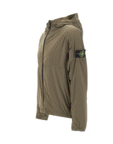 STONE ISLAND Giacca con cappuccio e finitura antigoccia GREEN Uomo 