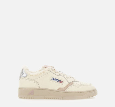 AUTRY Sneakers "Medalist Low" in pelle effetto vintage WHITE Donna 