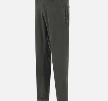 Pantaloni "Mucha chinos" P249JM 24175402 RE-HASH 