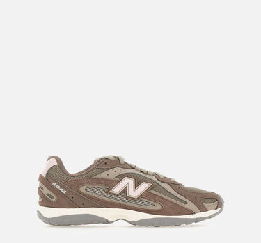 NEW BALANCE Sneakers "204L" BROWN Unisex 