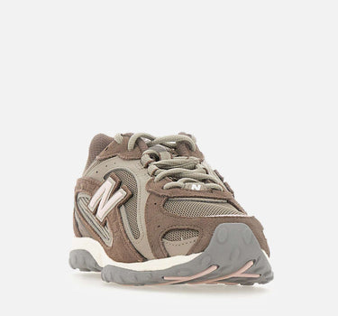 NEW BALANCE Sneakers "204L" BROWN Unisex 