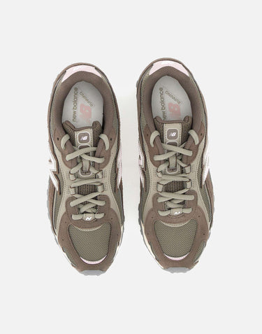 NEW BALANCE Sneakers "204L" BROWN Unisex 