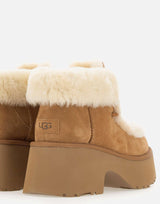 Stivali "Classic Esmee Lace Up" 1171532 CHE UGG 