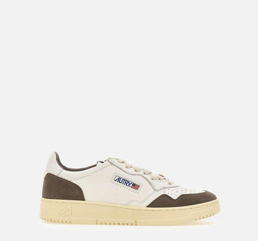 Sneakers uomo "Medalist Low" in pelle con dettagli in camoscio AULM GS45 AUTRY 