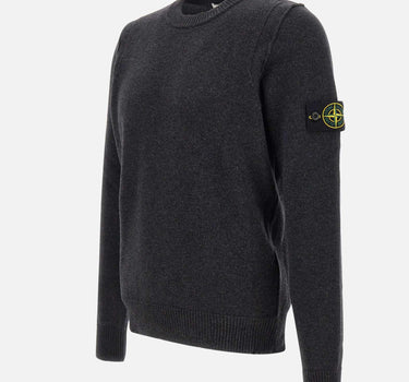 Maglione in lana rasata 5100072S00A3 V0M65 STONE ISLAND 
