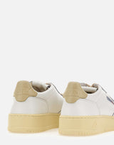 Sneakers "Medalist Low" in pelle AULW LL87 AUTRY 
