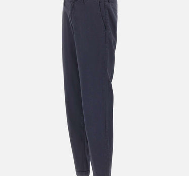 Pantaloni "Mucha Chinos" P249BW 2U0754204 RE-HASH 