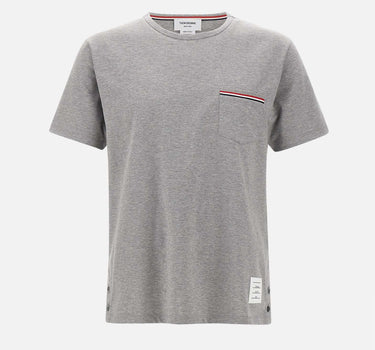 "Pocket Tee" MJS010A 01454055 THOM BROWNE 