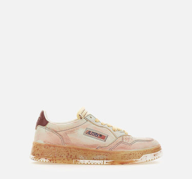 Sneakers "Medalist Low Super Vintage" in pelle AVLW ED03 AUTRY