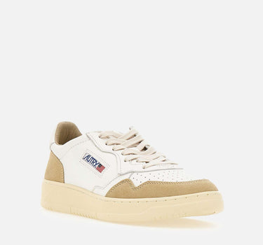 Sneakers "Medalist Low" in pelle con dettagli in suede AULM GS44 AUTRY 