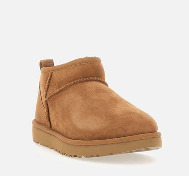 Stivali "Classic Ultra Mini" 1116109 CHE UGG 