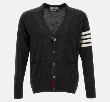 "Classic V-Neck Cardigan In Fine Merino Wool" MKC002A Y1014022 THOM BROWNE 